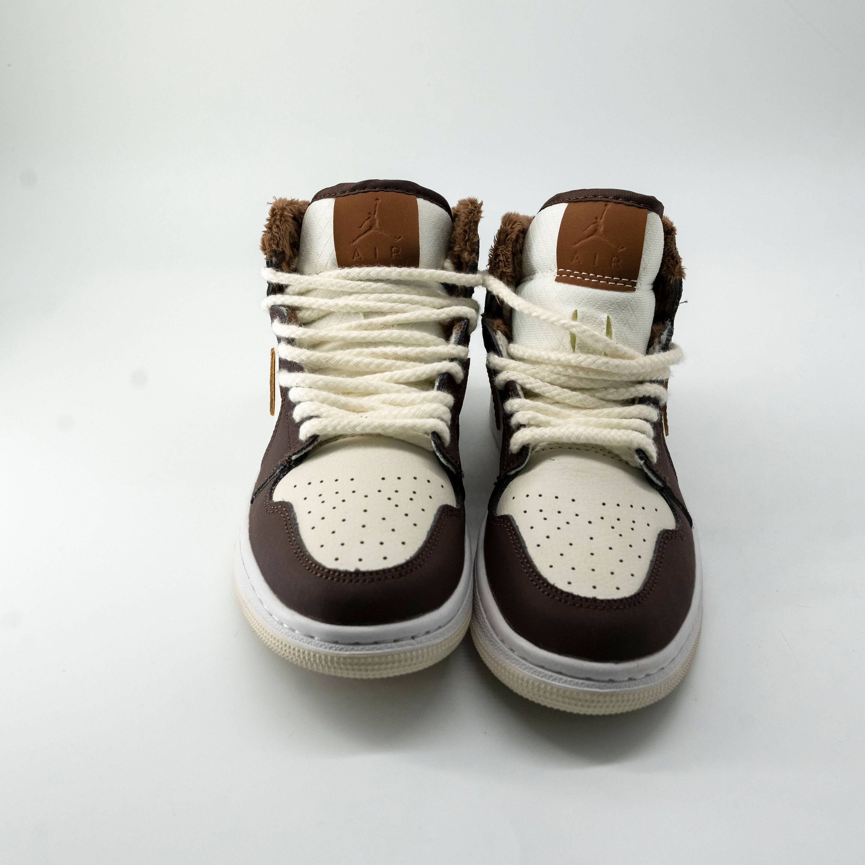 Air Jordan 1 mid brown fleece cream